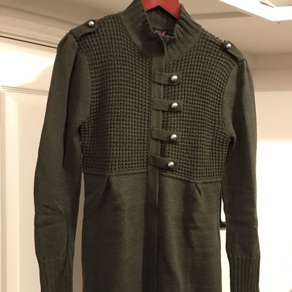 Takeout Sweaters - Army green sweater with epaulet accents